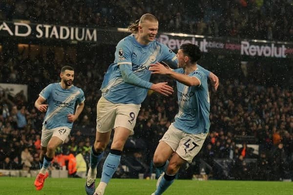 Title up for grabs as Man City. Arsenal prepare for crunch clash