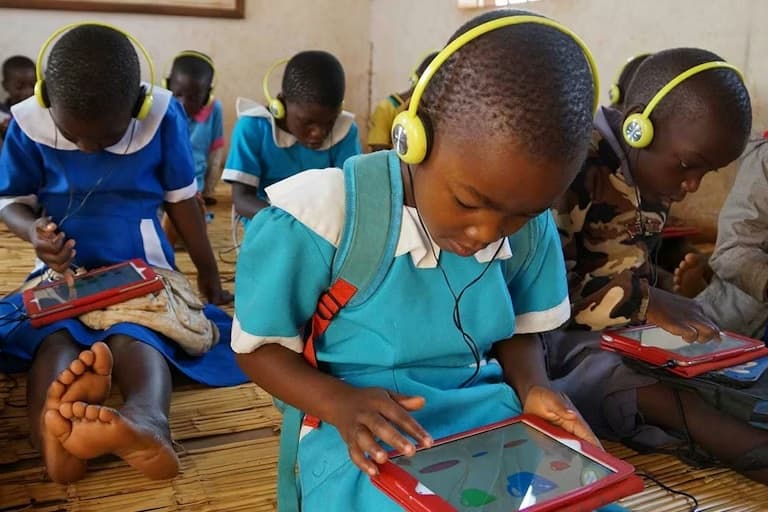 Medical experts caution parents on effect of prolonged screen time on children